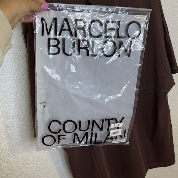 NEW-Marcelo Burlon- brown totem pole t-shirt - Size XXL - Picture 9 of 11